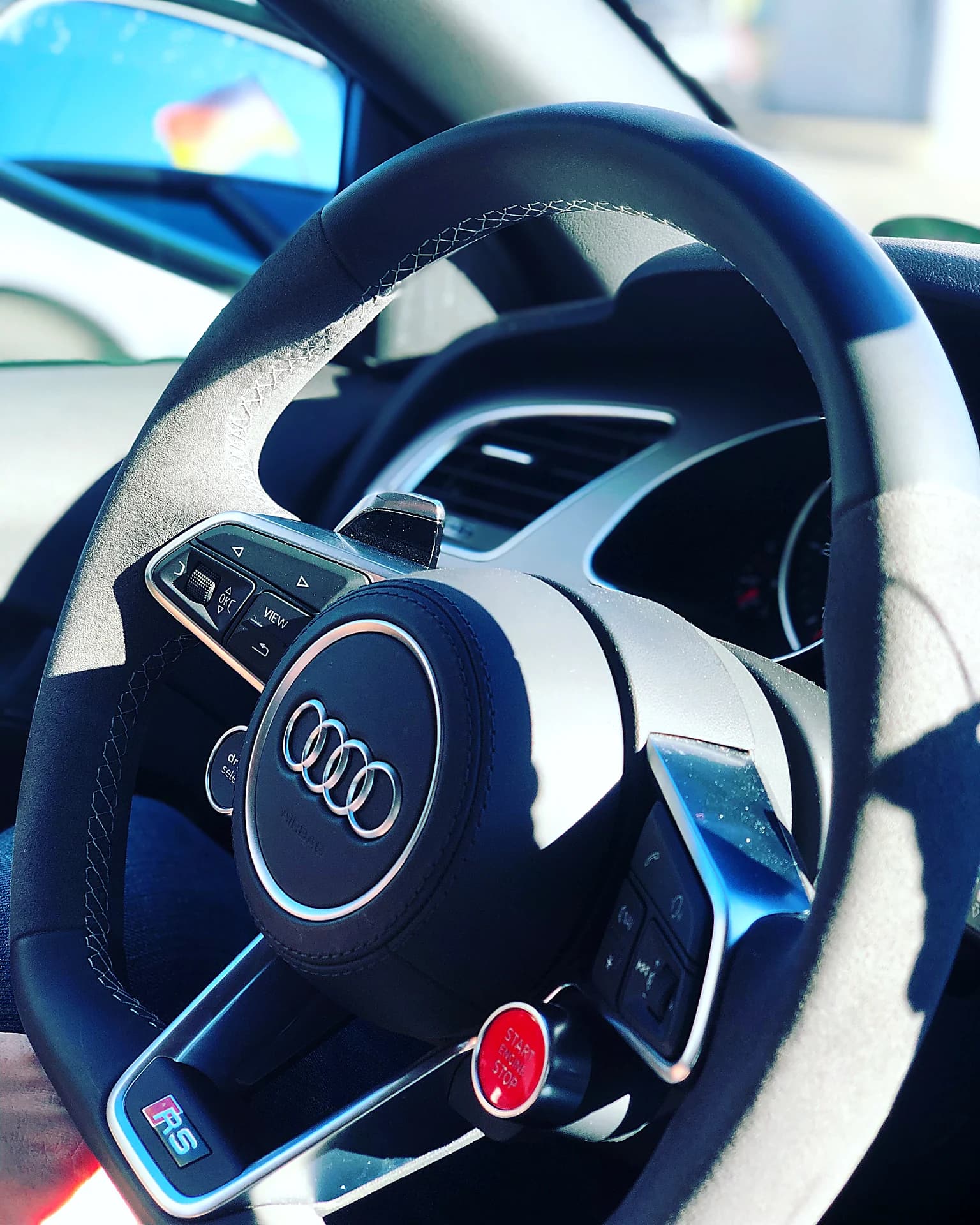 Audi R8 RS-Lenkrad mit Start-Stop-Knopf