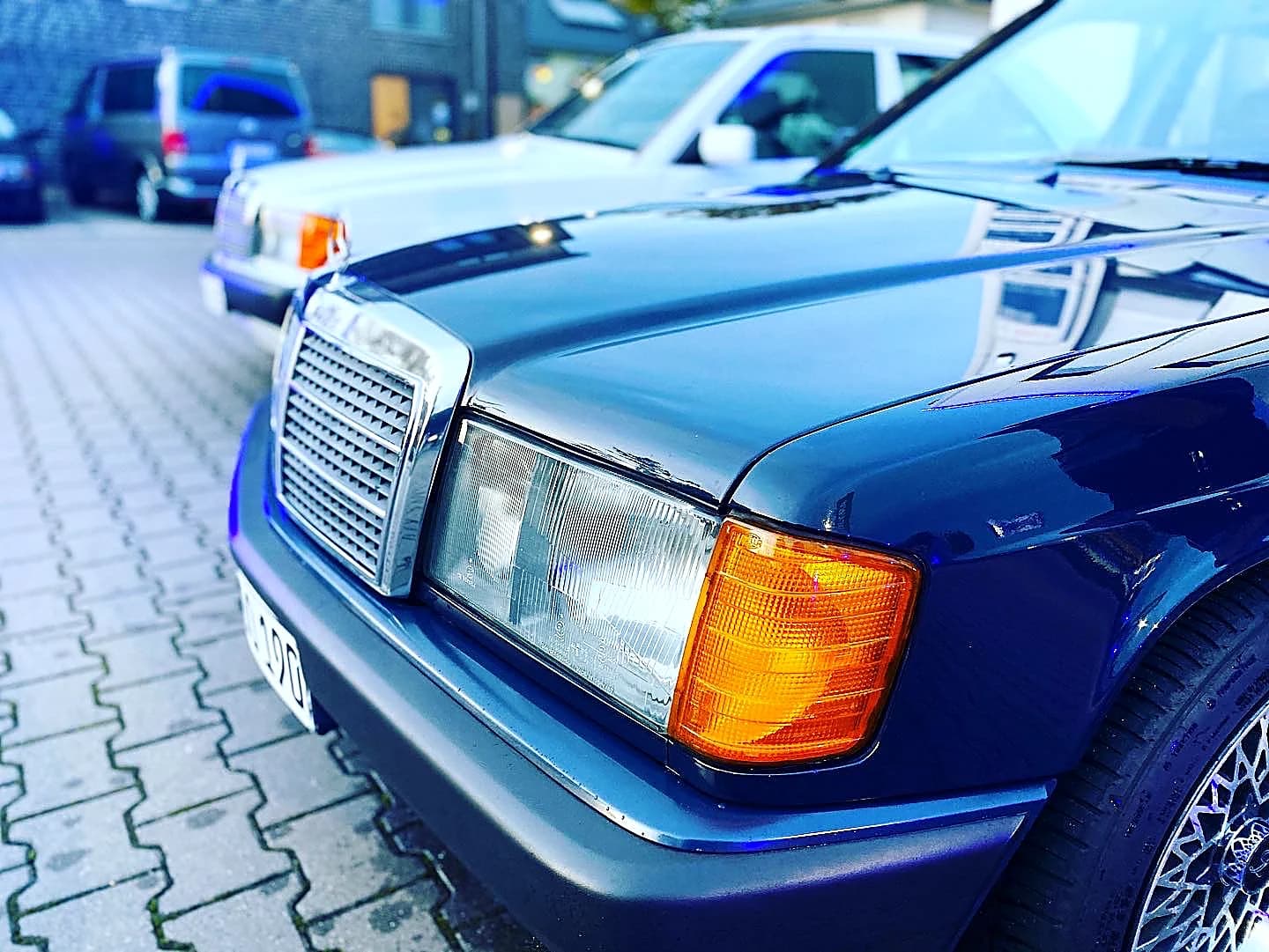 Mercedes 190E Oldtimer Scheinwerfer Detail mit Blinker
